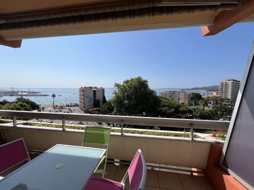 Studio cosy au Lavandou avec terrasse et parking - FR-1-308-73