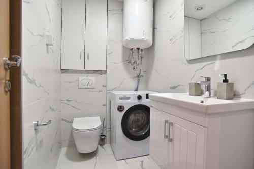 Ένα μπάνιο στο Comfy one-bdr apartment Staša