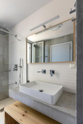 Ένα μπάνιο στο Ambi Homes 2