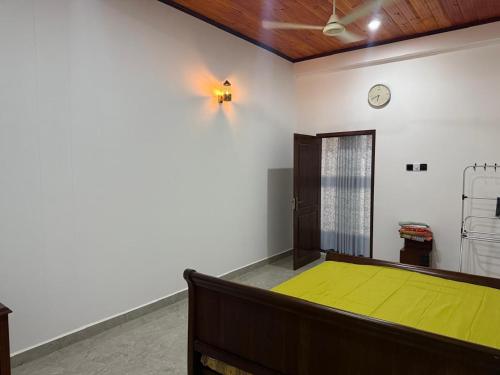 Postel nebo postele na pokoji v ubytování iway Residence Jaffna