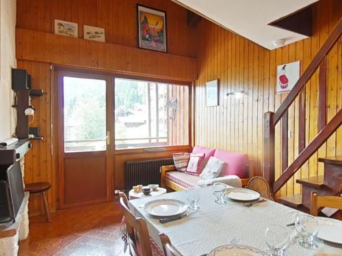 Appartement spacieux 8 pers avec cheminée, parking et vue montagne - FR-1-241-250