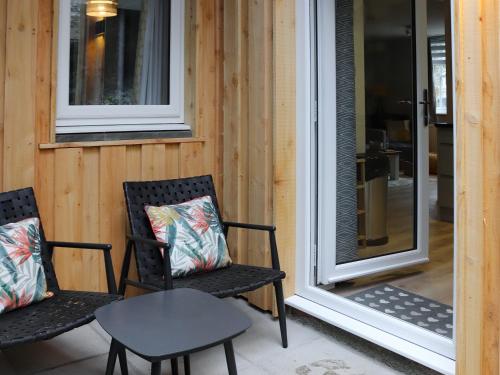 Un patio o zona al aire libre en Llety Cariad