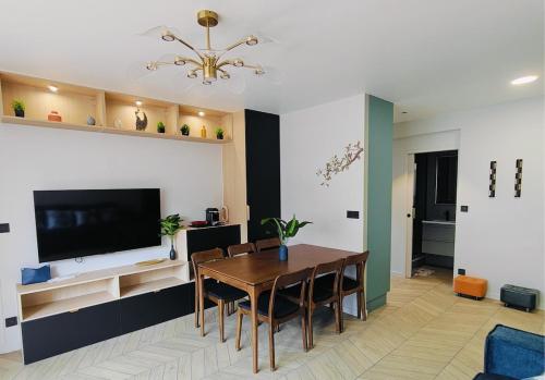 Paris Queen Suite with air-condition and parking