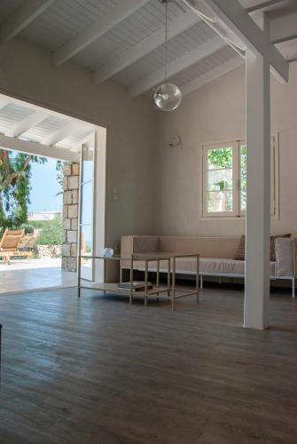 The Countryhouse - Retreat with Pool & SeaView