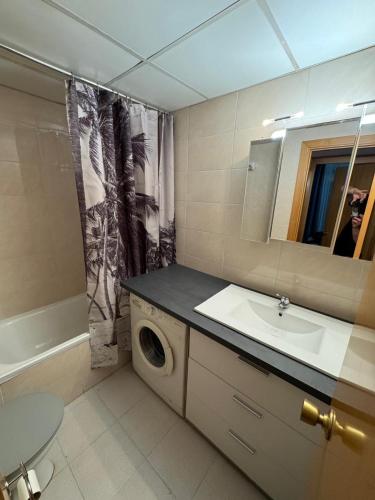 La Caravella - Pool apartment near beach in Salou