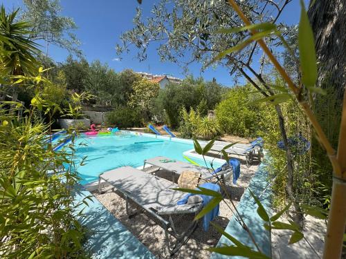 Πισίνα στο ή κοντά στο Luxury loving home view