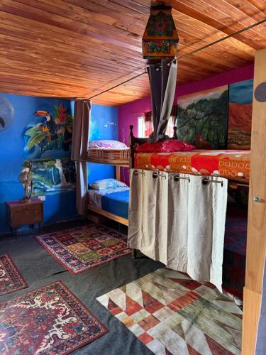 Χώρος καθιστικού στο Casita del arbol Hostel