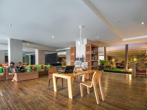 Ruang duduk di Baan Laimai Beach Resort & Spa - SHA Extra Plus