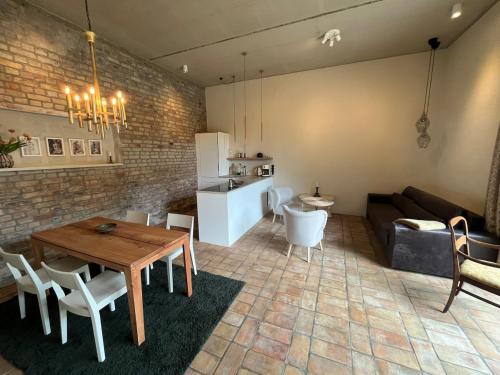 Χώρος καθιστικού στο Helle Loft mit eingenem Garten