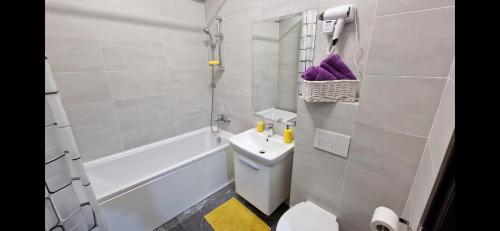 Et badeværelse på The Royal Central Escape near Palas Mall