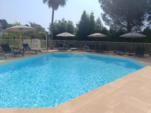 Résidence de luxe Sun Paradis, Studio terrasse, vue Mer Piscine