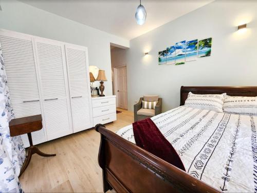 Postel nebo postele na pokoji v ubytování VillaVenteuse,FtJeudy,OceanView,2BR,2BTH,5Guests