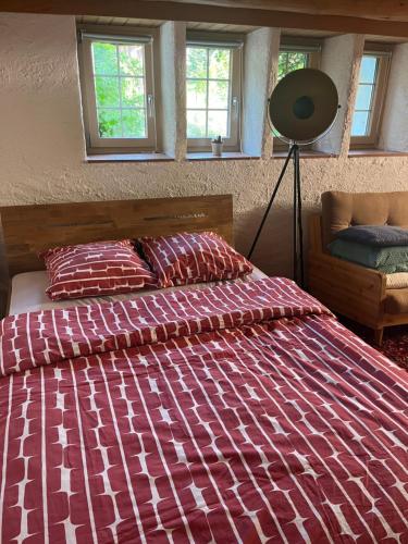 Postel nebo postele na pokoji v ubytování Charming alps apartment perfect for walk/cycle/ski
