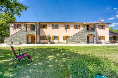 Budova, kde se apartmán nachází