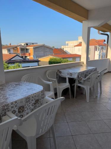 Un balcón o terraza de Apartmani Arieta