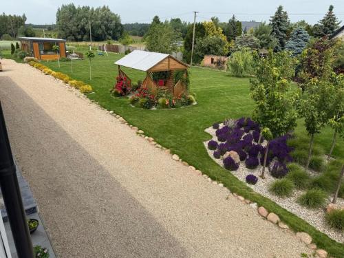 Κήπος έξω από το Cosy house with a big garden in the countryside