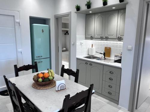 Una cocina o cocineta en Pyrgaki hideway