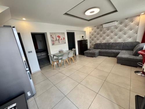 A seating area at Korona Apartman Balatonboglár