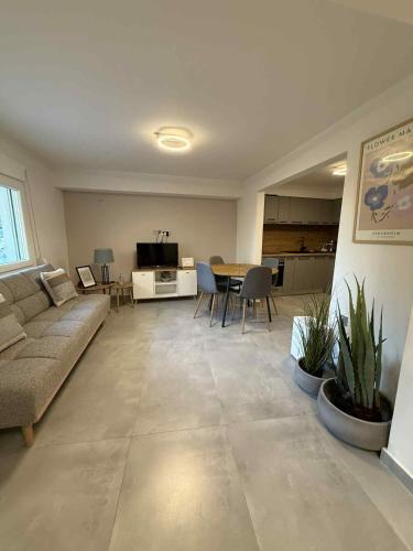 'Sea Breeze' Korinthos