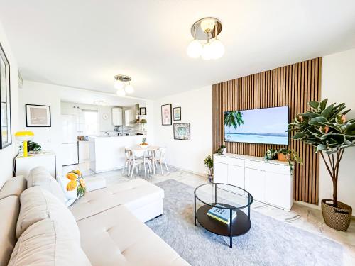 Family apartment 400 meters from the beach, with internet and pool