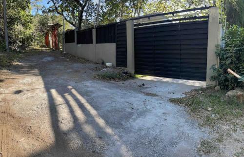 Das Gebäude in dem sich das Ferienhaus befindet