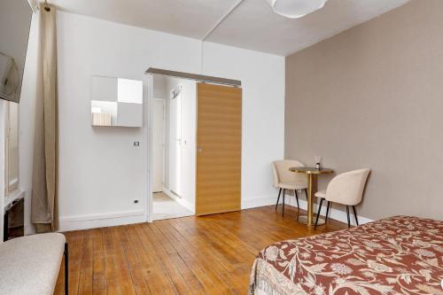 Photo de la galerie de l'établissement Charmant studio au calme a proximite de So Ouest, à Levallois-Perret