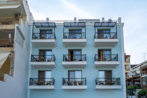Gallery image of Greek House Hotel in Neos Marmaras
