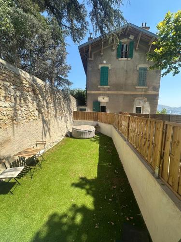 Maison 8 T2 Jacuzzi et Jardin