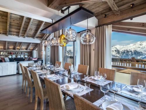 Photo de la galerie de l'établissement Chalet luxueux à Courchevel 1850, 6 chambres pour 12 personnes - FR-1-564-151, à Courchevel