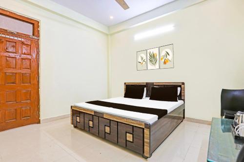 Postel nebo postele na pokoji v ubytování SPOT ON Love Buffet Restaurant & Benquet Holl