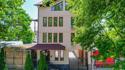 Apartament pe 2 nivele Central! 6