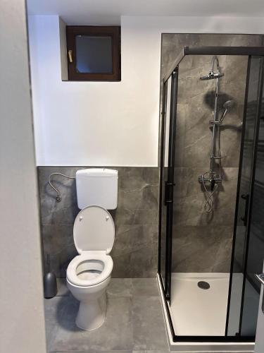 Bilik mandi di Apartmani Balen