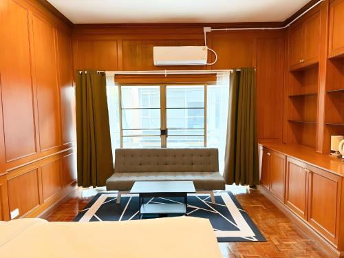 Χώρος καθιστικού στο Stay On Sukhumvit Soi 11 - สเตย์ออน สุขุมวิท 11