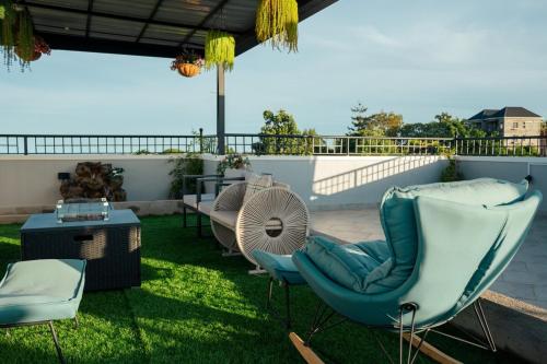 Zona de estar de Stylish & Secure 2BR with free Parking & Wi-Fi Included