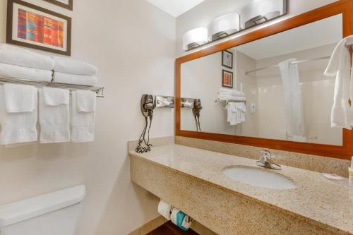 Ένα μπάνιο στο Comfort Inn & Suites Socorro