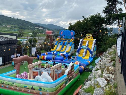 Aquapark v kempu nebo okolí