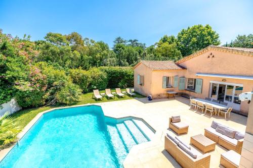 Villa La Perle l Pool & Terrace l Shellter Rentals