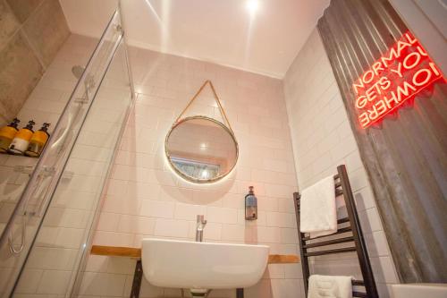 Quirky Aparthotel 2min to Central Station photo 4