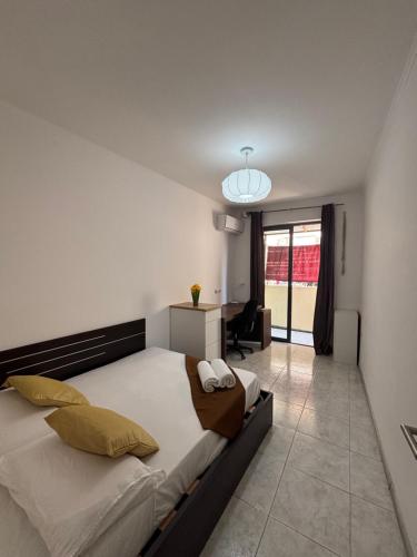 Postel nebo postele na pokoji v ubytování Private and Cozy Full Apartment