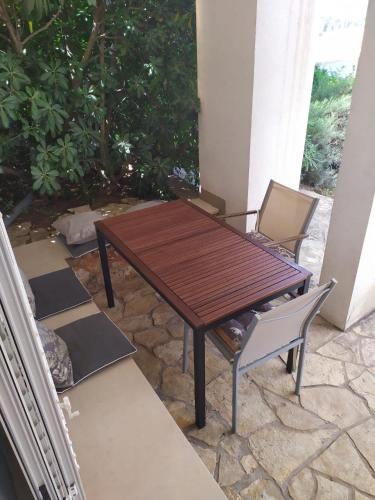 Φωτογραφία από το άλμπουμ του Cozy Jelsa apartment in the shade of the pines. σε Jelsa