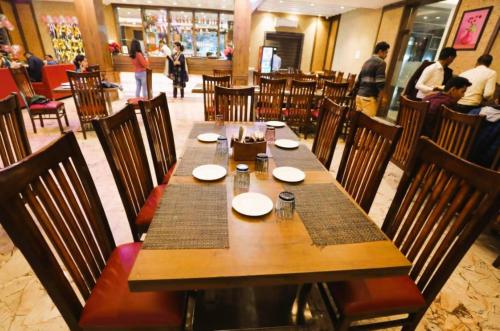 Restaurace v ubytování Hotel Sapp-Hire Inn Siwan Bihar