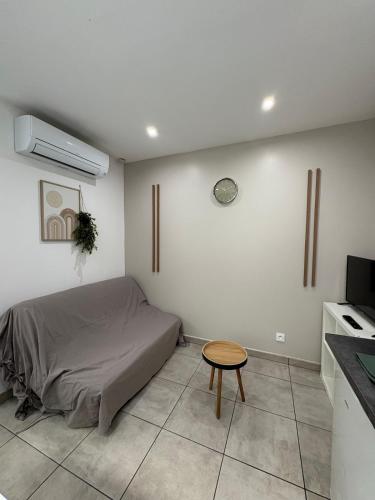 Studio #8 climatisé à 10 min des plages