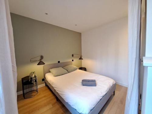 Photo de la galerie de l'établissement Nice duplex house with balcony in La Madeleine, à La Madeleine