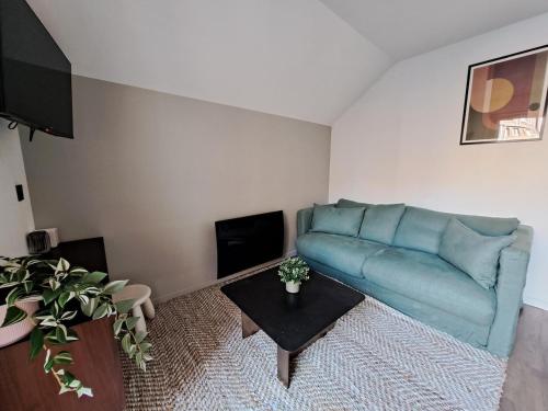 Photo de la galerie de l'établissement Nice duplex house with balcony in La Madeleine, à La Madeleine