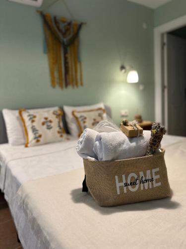 Кровать или кровати в номере Hanole Macaron Guest House