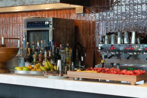 Comida en o cerca de este hotel