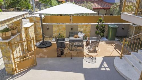 Фотография из галереи 4 Seasons Luxury Living в Амолиани