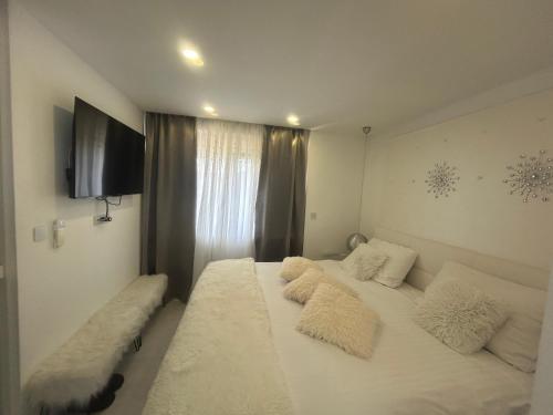 SEA VIEW LUXURY PENTHOUSE WITH SAUNA, JACUZZI AND POOL in VILLA ZADAR SUPERIOR