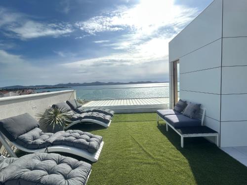 SEA VIEW LUXURY PENTHOUSE WITH SAUNA, JACUZZI AND POOL in VILLA ZADAR SUPERIOR
