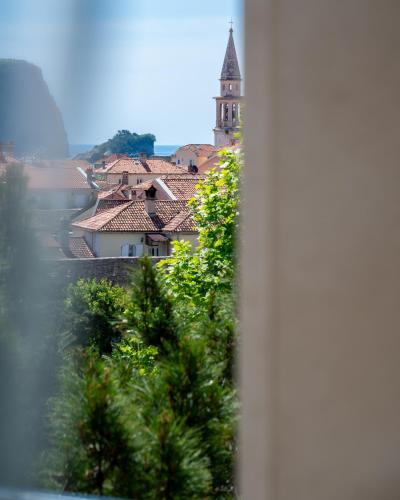 Nespecifikovaný výhled na hory nebo výhled na hory při pohledu z hotelu